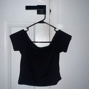 Black crop top! Superrr nice fit! Off the shoulder